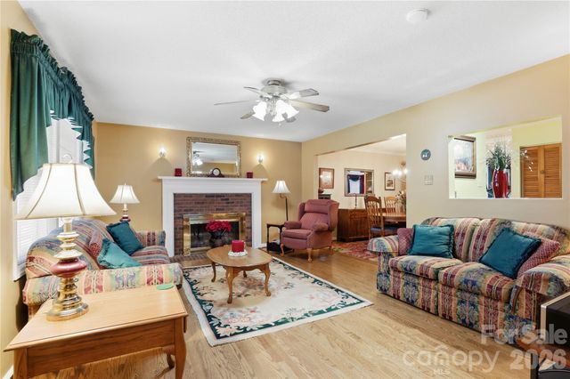 140 Eastwood Drive, Statesville, NC 28625