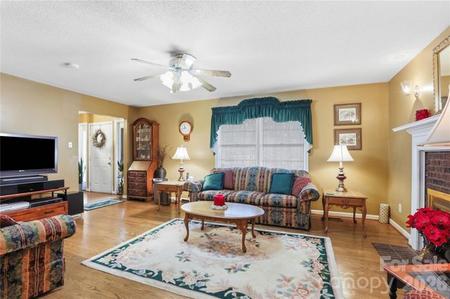 140 Eastwood Drive, Statesville, NC 28625