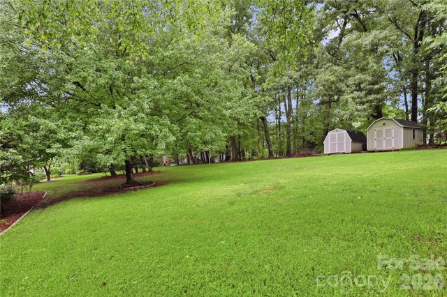 140 Eastwood Drive, Statesville, NC 28625