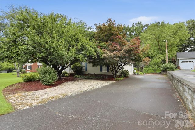 140 Eastwood Drive, Statesville, NC 28625