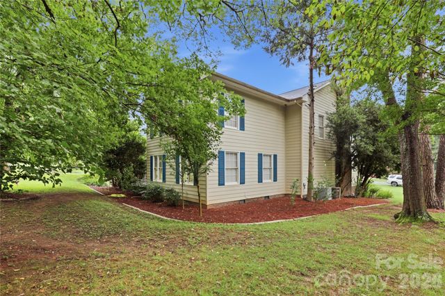 140 Eastwood Drive, Statesville, NC 28625