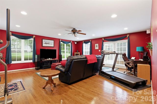 140 Eastwood Drive, Statesville, NC 28625