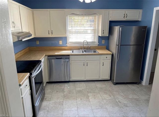 221 Bailiff Ct Unit B, Newport News, VA 23608