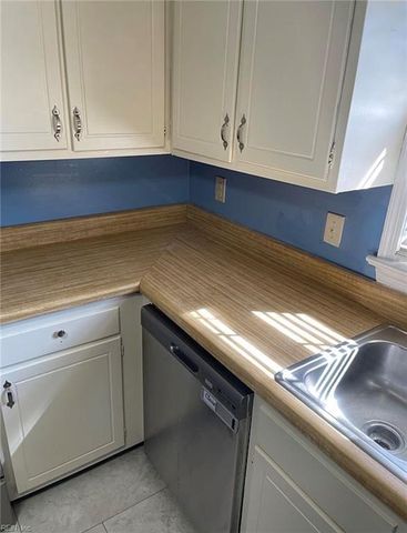 221 Bailiff Ct Unit B, Newport News, VA 23608