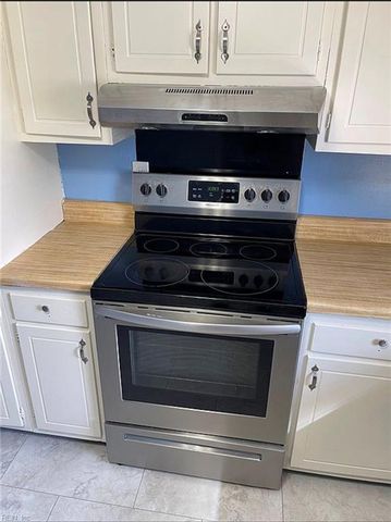 221 Bailiff Ct Unit B, Newport News, VA 23608