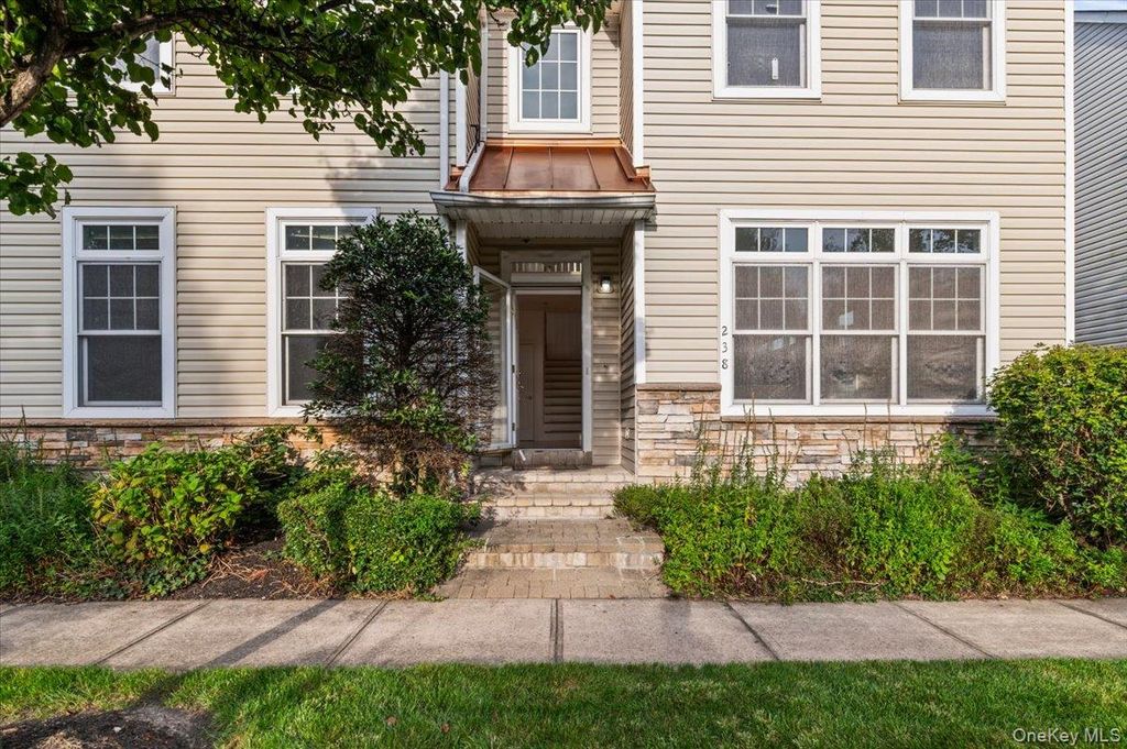 238 Harbor View Drive 238, Port Washington, NY 11050 — photo 2