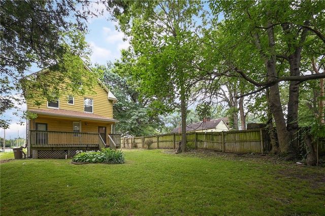 2600 Askew Avenue, Kansas City, MO 64127