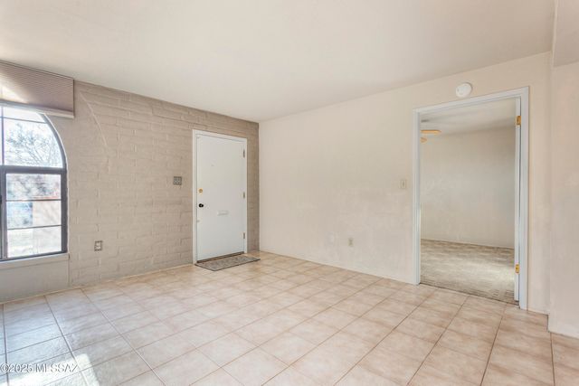 146 S Paseo Tierra Apt B, Green Valley, AZ 85614