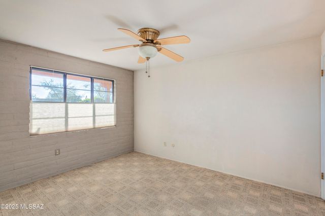 146 S Paseo Tierra Apt B, Green Valley, AZ 85614