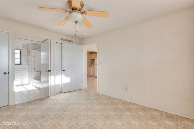 146 S Paseo Tierra Apt B, Green Valley, AZ 85614