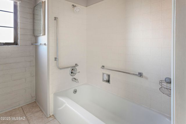 146 S Paseo Tierra Apt B, Green Valley, AZ 85614