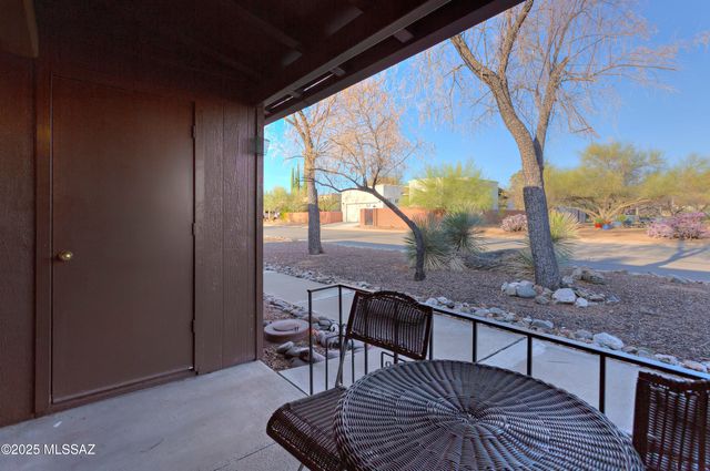 146 S Paseo Tierra Apt B, Green Valley, AZ 85614