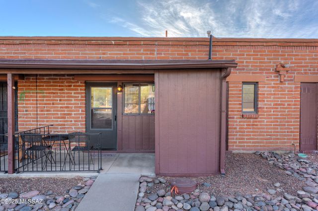 146 S Paseo Tierra Apt B, Green Valley, AZ 85614