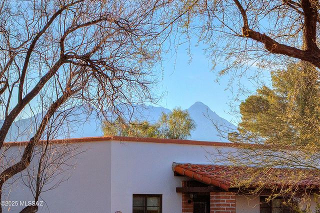 146 S Paseo Tierra Apt B, Green Valley, AZ 85614