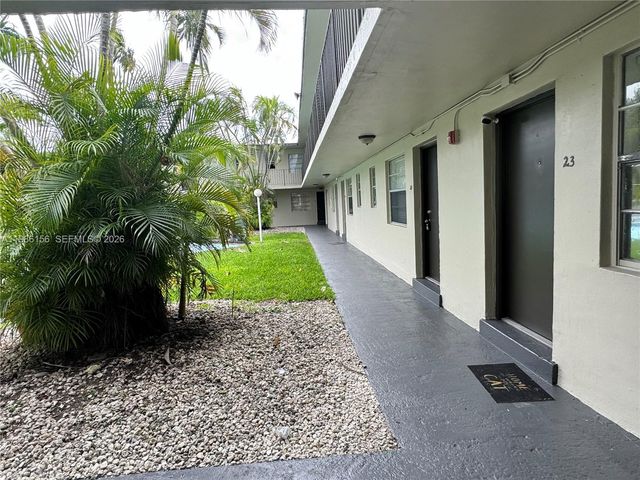 3901 SW 112th Avenue 34, Miami, FL 33165