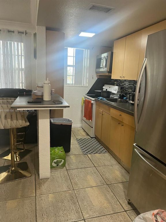 3901 SW 112th Avenue 34, Miami, FL 33165
