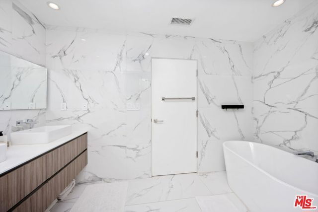2048 N Beverly Drive, Beverly Hills, CA 90210