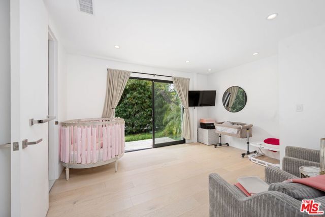 2048 N Beverly Drive, Beverly Hills, CA 90210