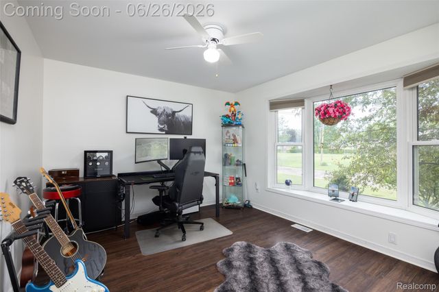 18570 Hollie Drive, Macomb Township, MI 48044