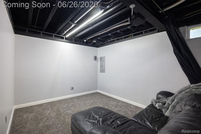 18570 Hollie Drive, Macomb Township, MI 48044
