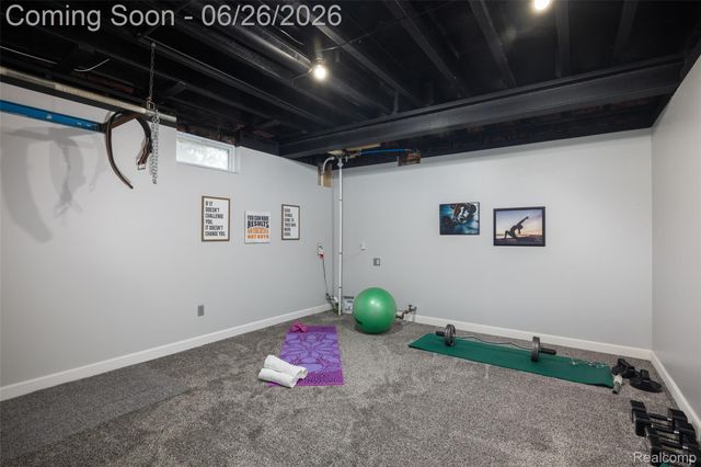 18570 Hollie Drive, Macomb Township, MI 48044