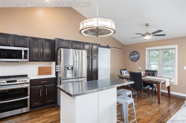 18570 Hollie Drive, Macomb Township, MI 48044
