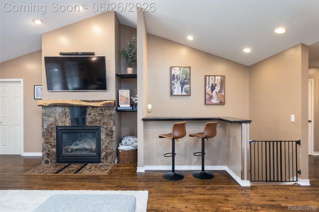 18570 Hollie Drive, Macomb Township, MI 48044