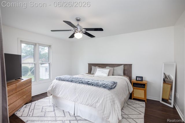 18570 Hollie Drive, Macomb Township, MI 48044