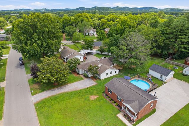 608 Alexander Dr, Franklin, TN 37064