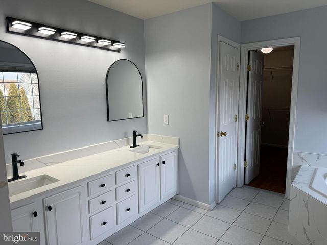 12517 FOX VIEW WAY, Reston, VA 20191