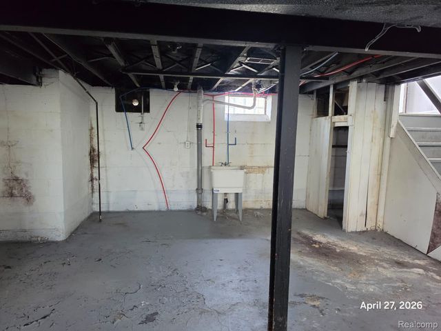 15801 E State Fair Street, Detroit, MI 48205