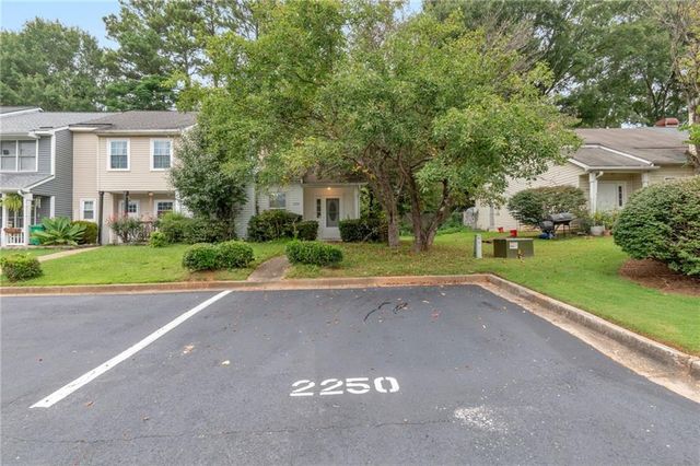 2250 Wellington Circle, Lithonia, GA 30058