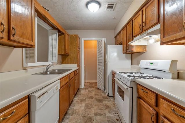 2250 Wellington Circle, Lithonia, GA 30058