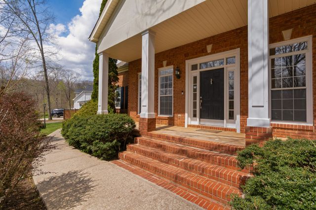 3936 Windtree Drive, Signal Mountain, TN 37377