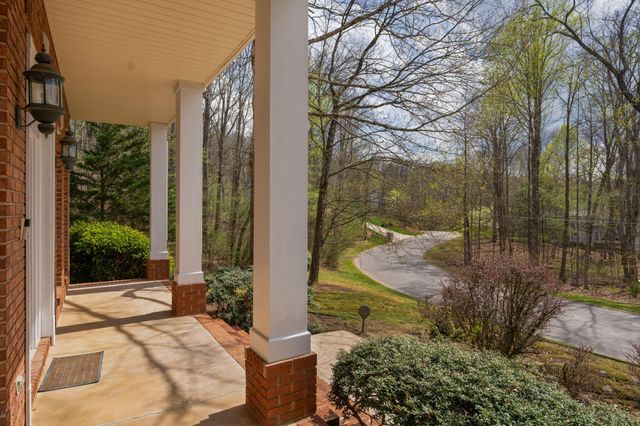 3936 Windtree Drive, Signal Mountain, TN 37377