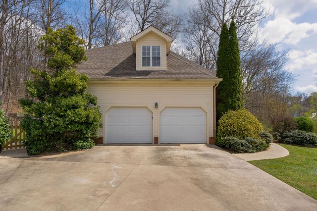 3936 Windtree Drive, Signal Mountain, TN 37377