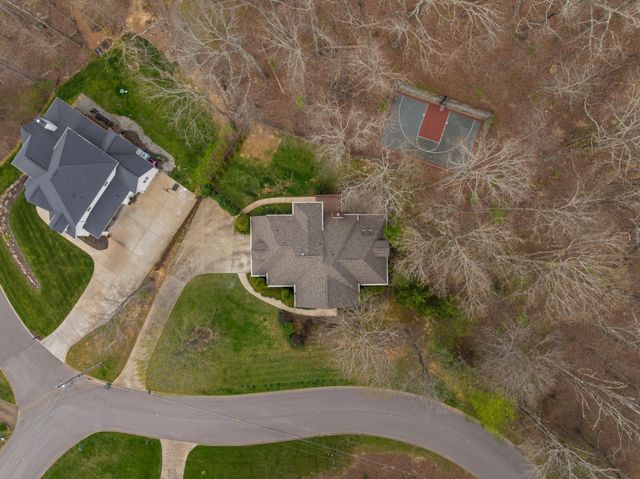3936 Windtree Drive, Signal Mountain, TN 37377