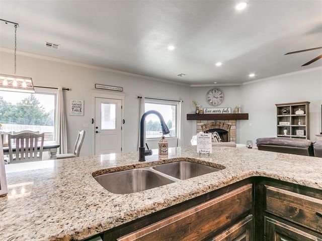 1581 Classic Run, Guthrie, OK 73044