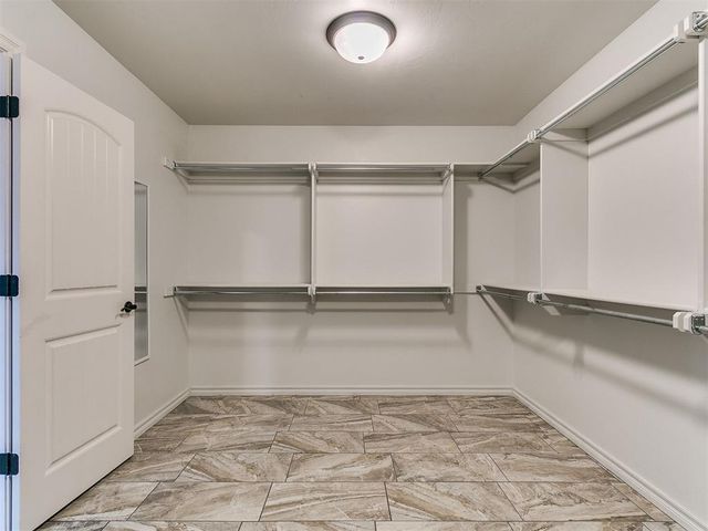 1581 Classic Run, Guthrie, OK 73044