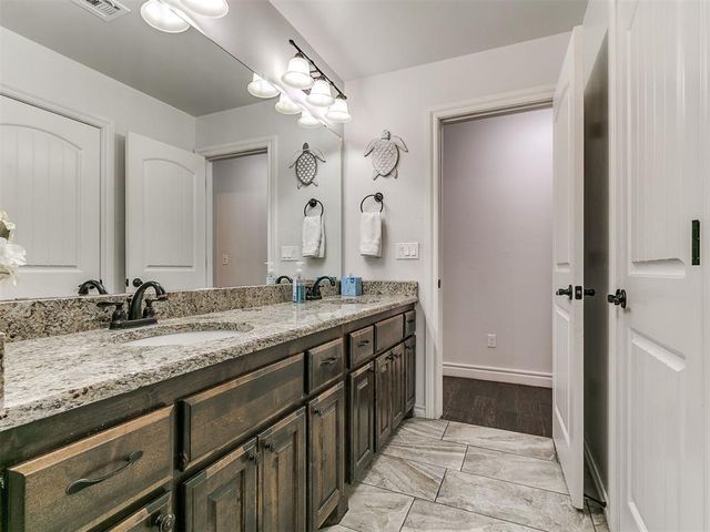 1581 Classic Run, Guthrie, OK 73044