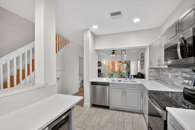 5015 Palmbrooke Circle, West Palm Beach, FL 33417