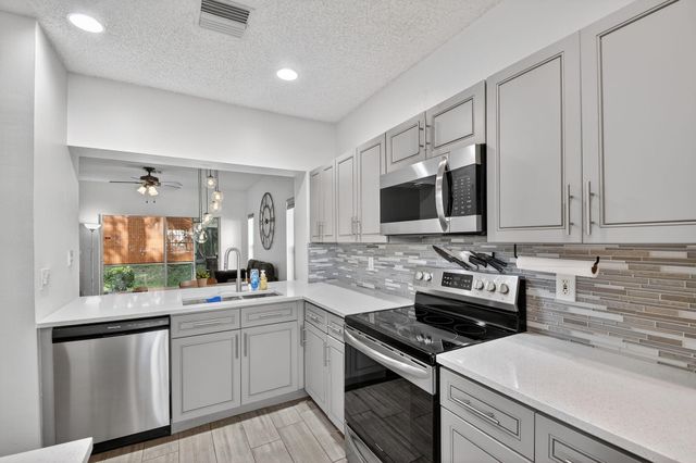 5015 Palmbrooke Circle, West Palm Beach, FL 33417