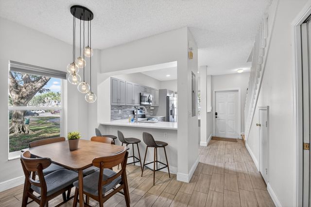 5015 Palmbrooke Circle, West Palm Beach, FL 33417