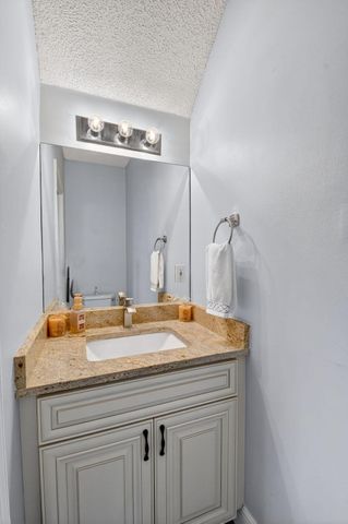 5015 Palmbrooke Circle, West Palm Beach, FL 33417