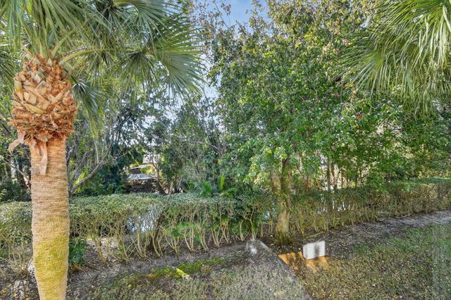 5015 Palmbrooke Circle, West Palm Beach, FL 33417