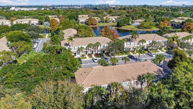 5015 Palmbrooke Circle, West Palm Beach, FL 33417