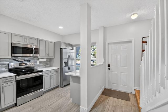 5015 Palmbrooke Circle, West Palm Beach, FL 33417