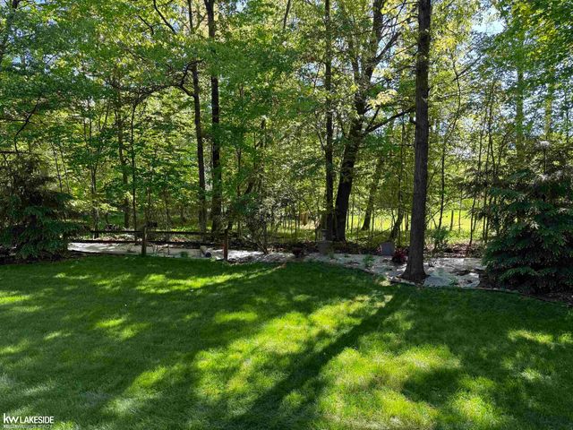 1440 Woodbridge Lane, Wixom, MI 48393
