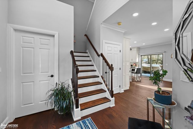 1440 Woodbridge Lane, Wixom, MI 48393