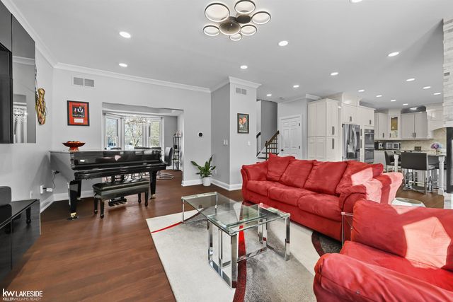 1440 Woodbridge Lane, Wixom, MI 48393